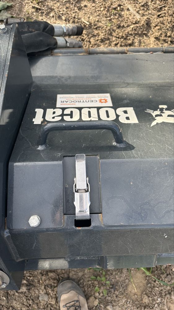 Destroçador florestal bobcat fcr150st semi novo com 50 horas