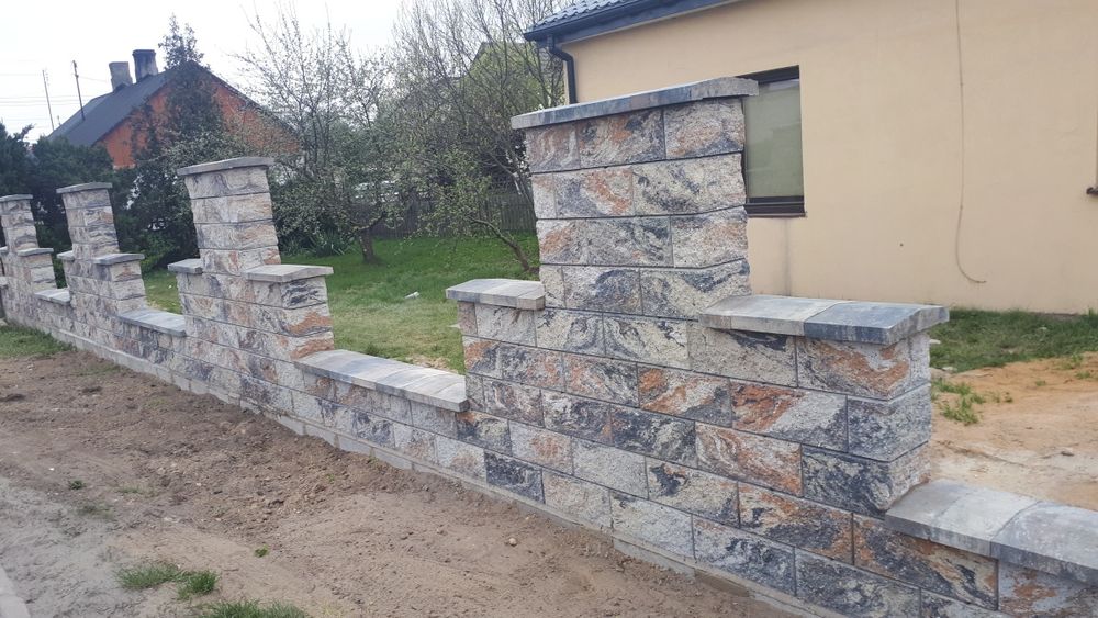 Ogrodzenia murowane z łupka,pustaka,gotowych elementow,łupane