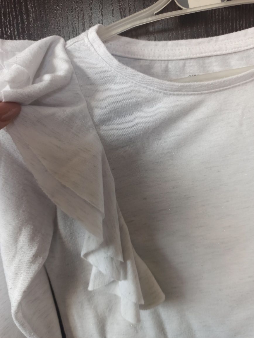 Bluzka, koszulka z falbanką i srebrną nitką Reserved 128 cm