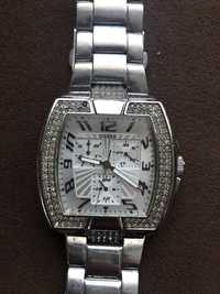 Srebrny zegarek Guess