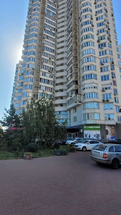 Оренда видової 2-кім. квартири на Харківському шосе, 152.