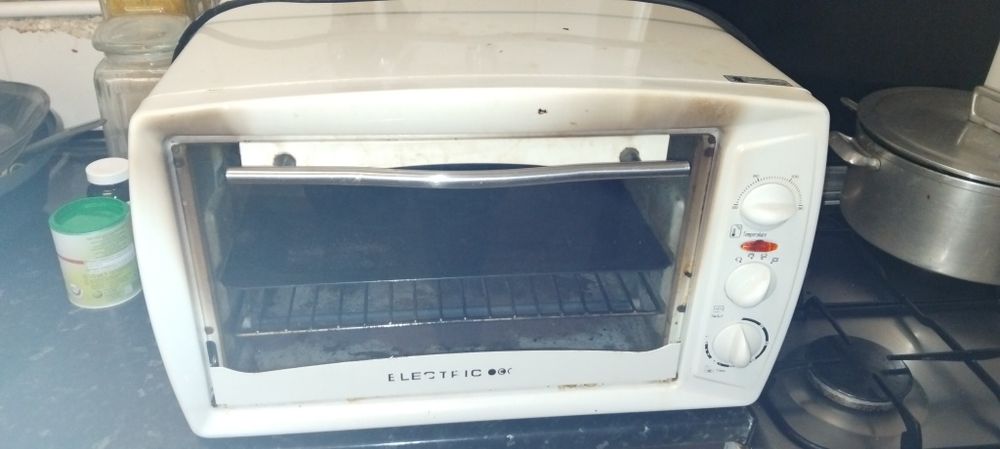 Forno eletrico funcional