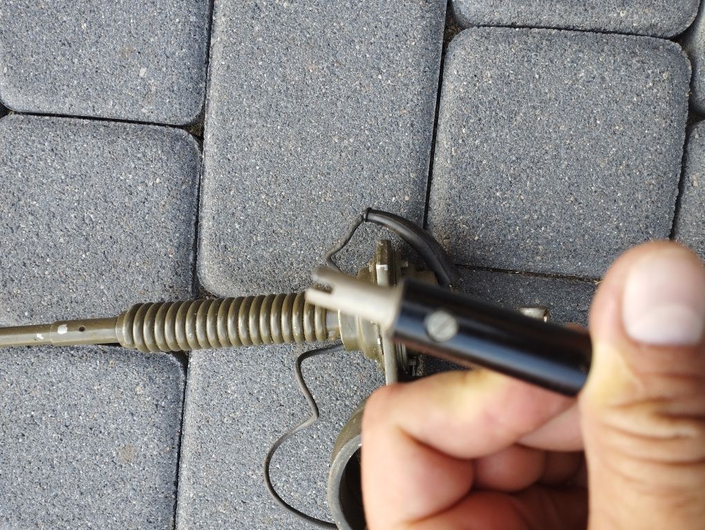 Antena wojskowa podstawa UAZ, KRAZ do radiostacji R105, R107
