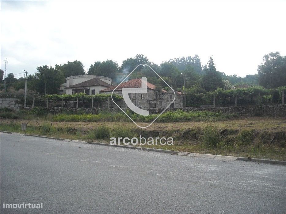 Lotes de construção junto à Vila