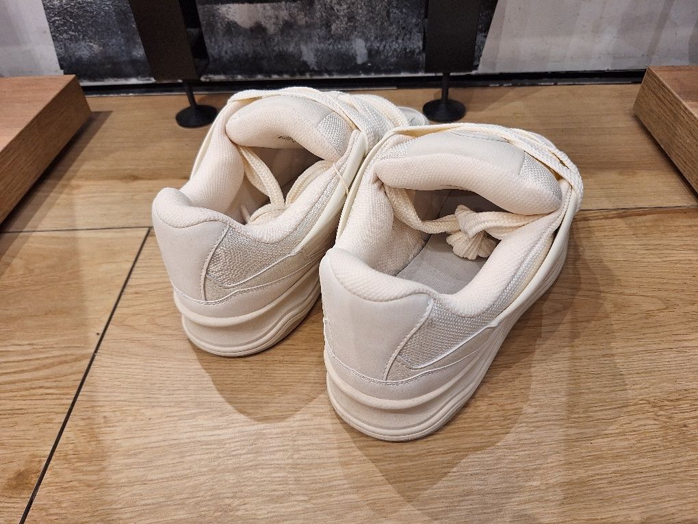 Кросовки дутыши Bershka