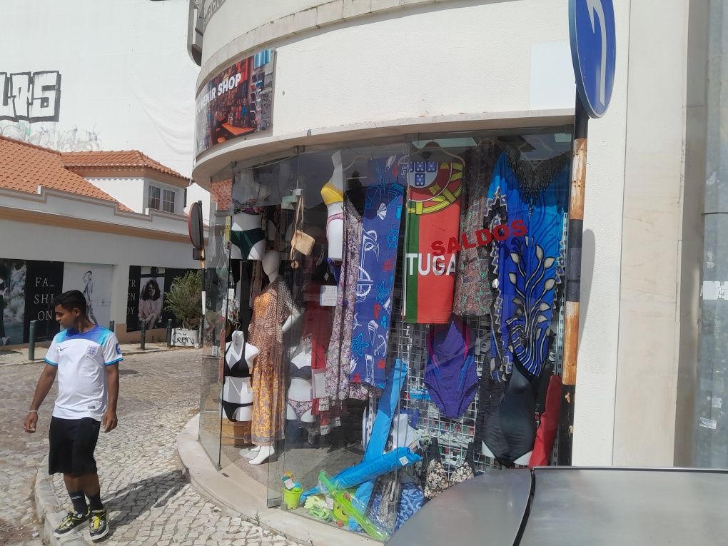 Loja Costa Caparica a venda, perto praia, store to sell  CostaCaparica