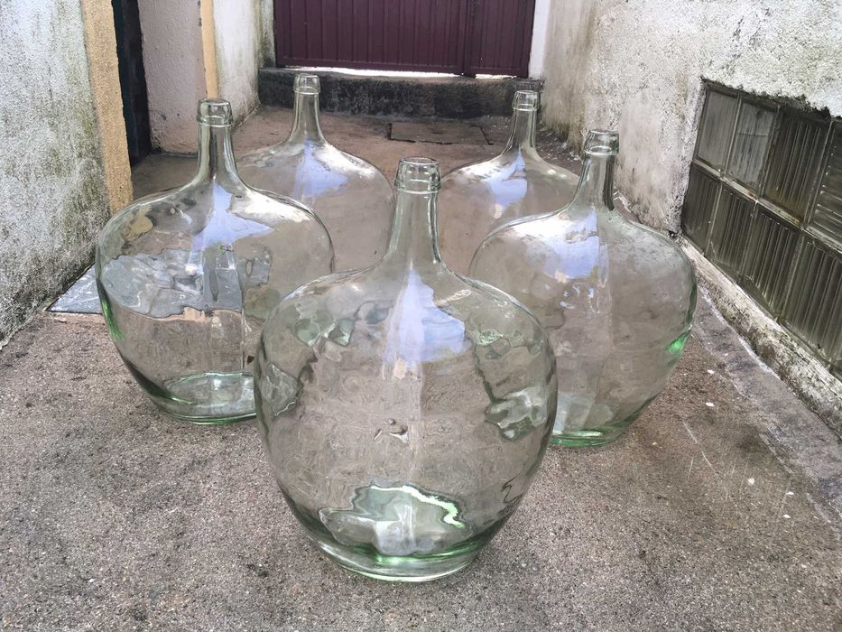 5 Garrafões antigos de vidro 20 litros