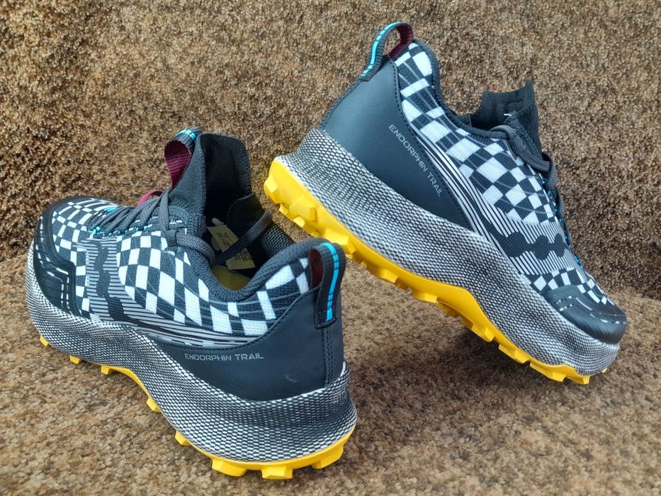 Кросівки оригінал Saucony Endorphin 46 розмір.
