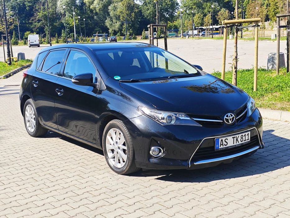Toyota Auris Czarna bogato wyposażona ! Zarejestrowana w PL