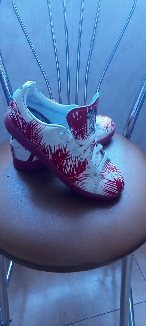 Adidasy biało czerwone