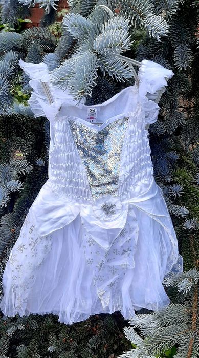 Продам сукню святкову