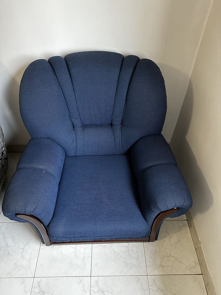 Conjunto de 3 Sofás, 35 pequenos e 50€ grande, os 3 100€