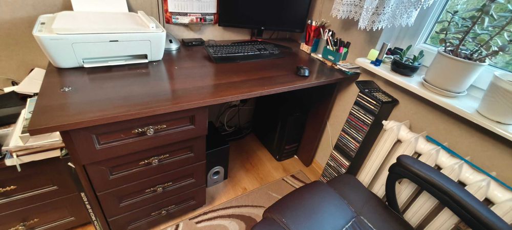 Komplet mebli do pokoju młodzieżowego/gabinetu