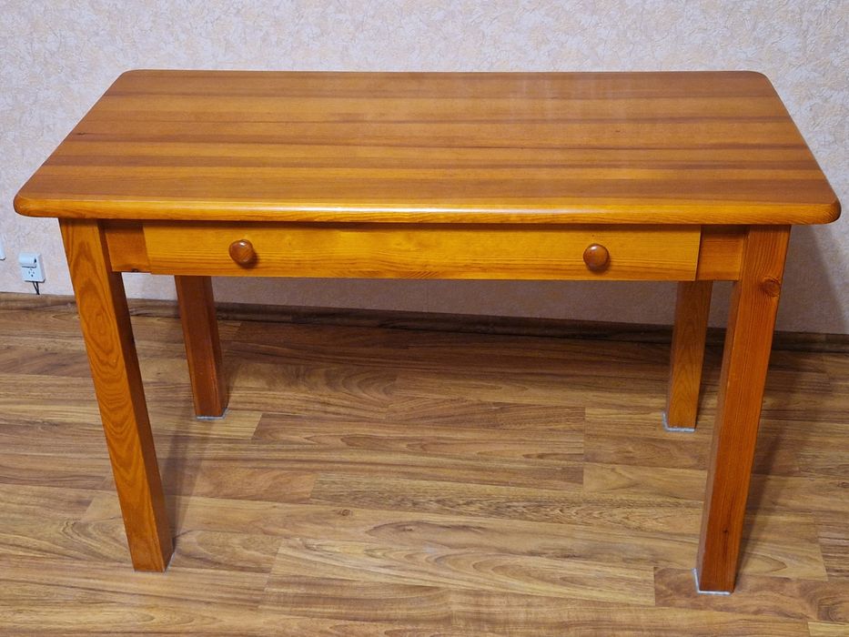 Stół drewniany kuchenny