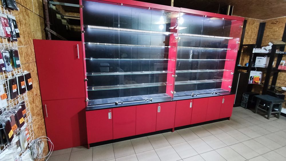 Продам шкаф для магазина