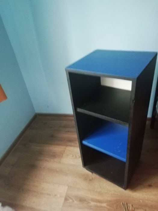 Funkcjonalny regał