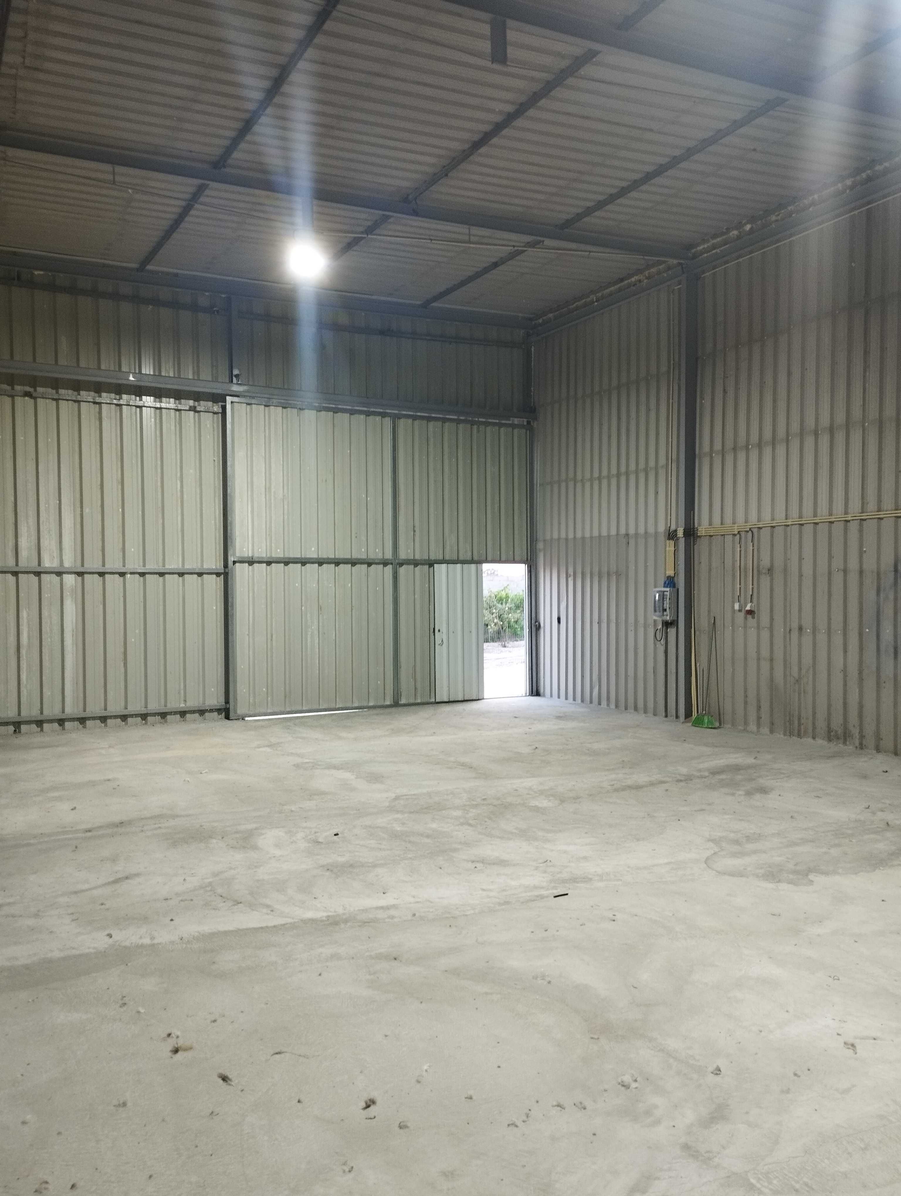 Arrenda se Armazém 145m2 / Samora Correia