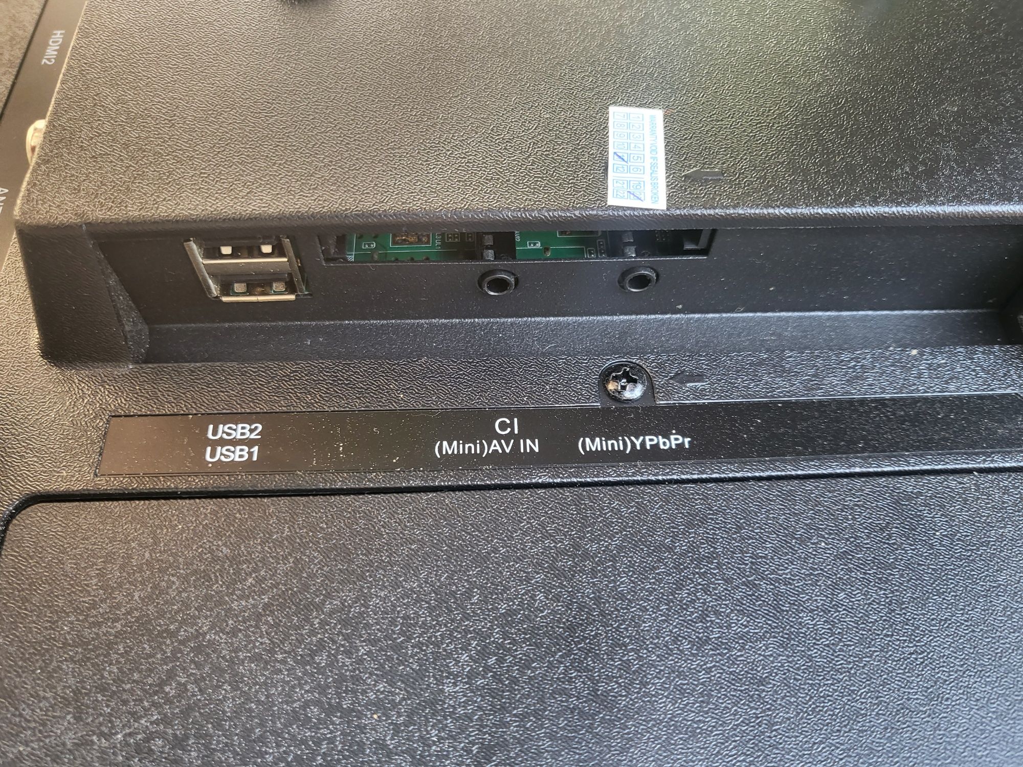 Смарт телевізор Liberton 24" (61см) з wifi та цифровим тб Т2