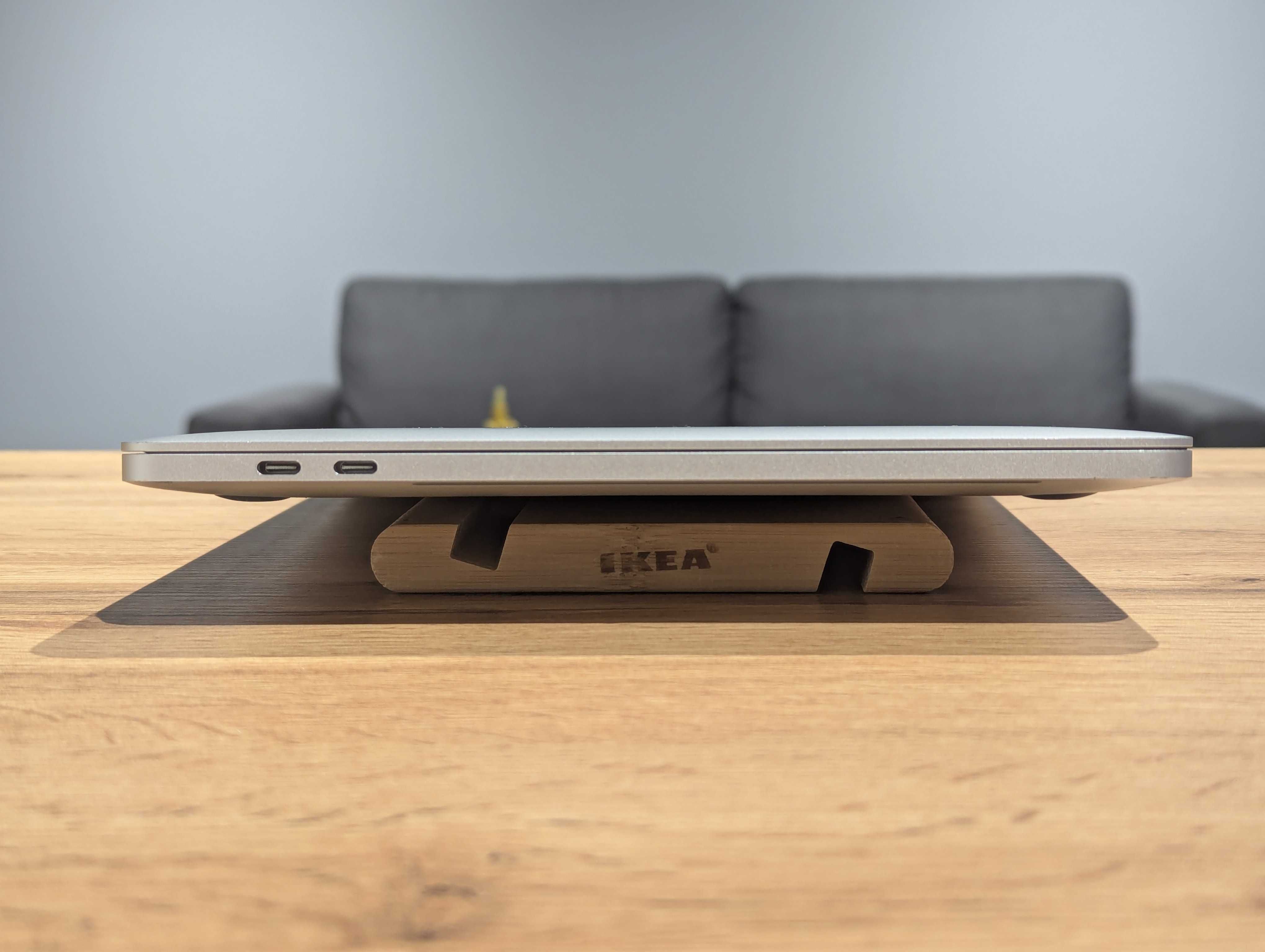 Macbook pro 13 2019 core i5 2.4ghz 16/256gb