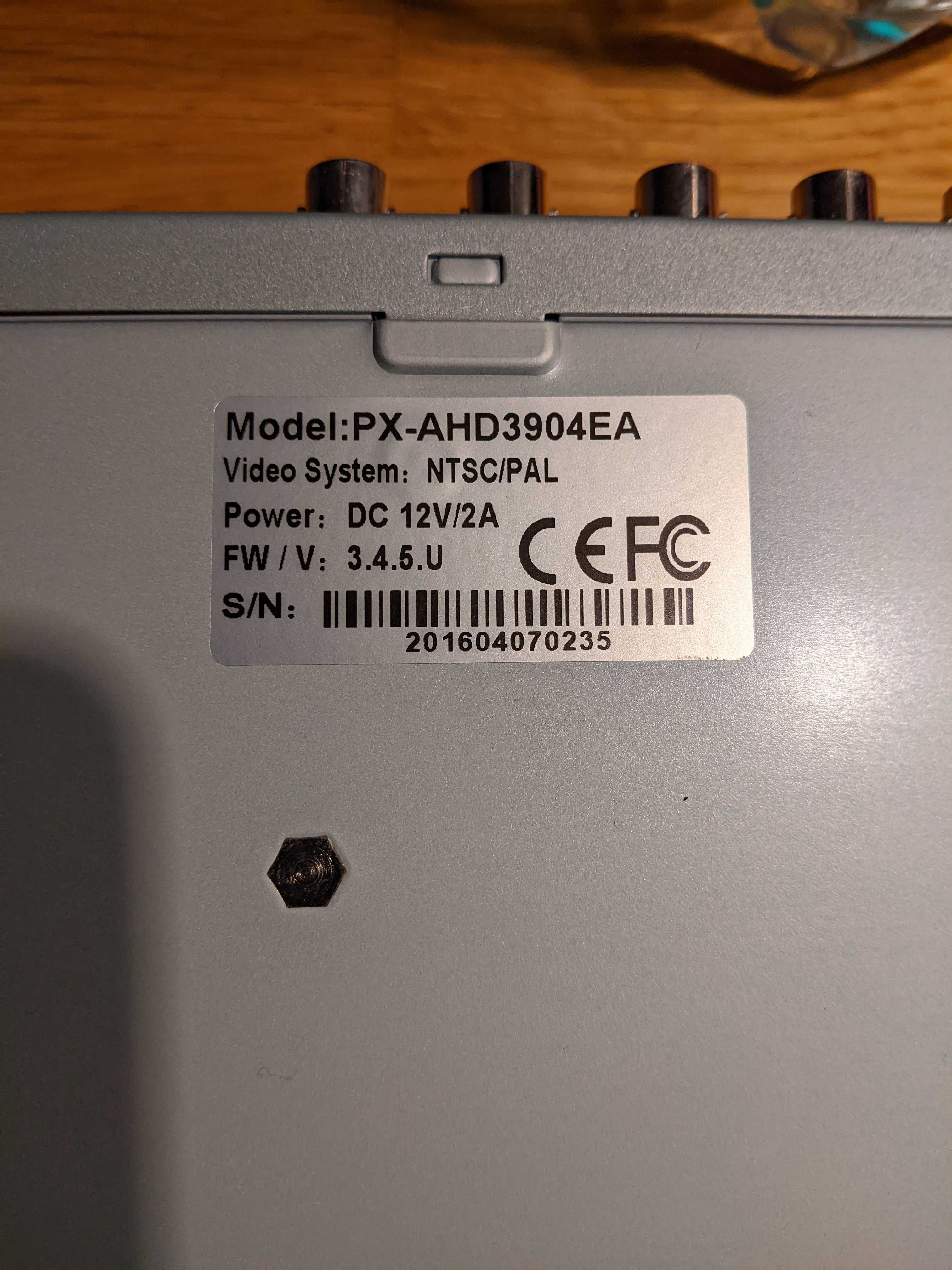 Rejestrator sieciowy (trybrydowy) PX-AHD3904EA 5-kanałowy