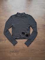 Stylowy crop top w czarno-białe paski z golfem FB Sister XS