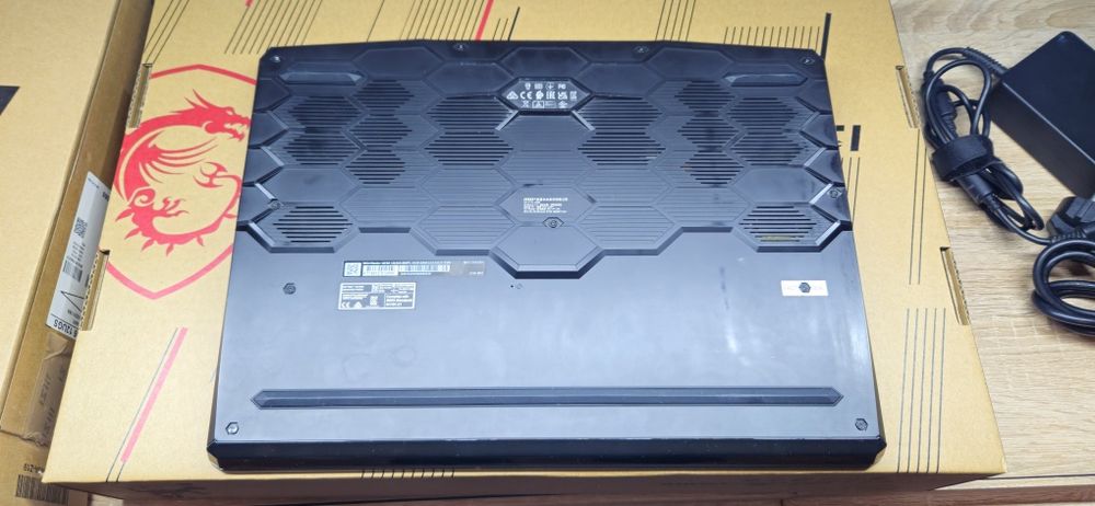 MSI Raider GE66 12UGS, i9-12900HK, RTX 3070 Ti 8GB, dysk 2TB, 32GB Ram