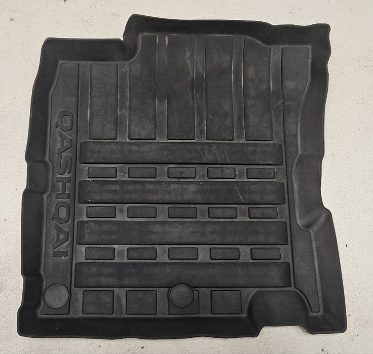 Oryginalne dywaniki gumowe Nissan Qashqai J11