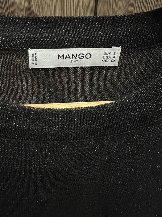 Sweter czarny połysk Mango