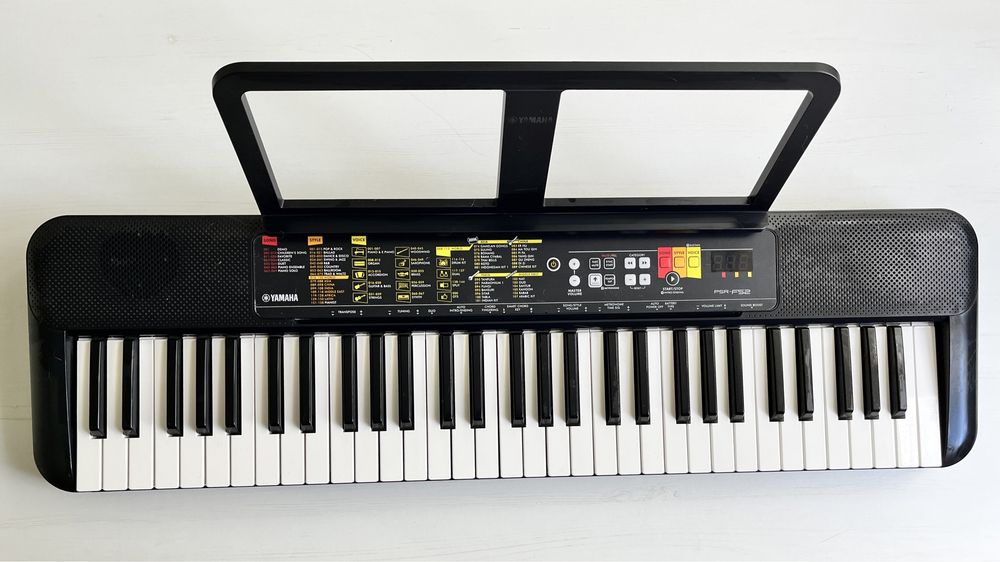 Keyboard Yamaha PSR F52