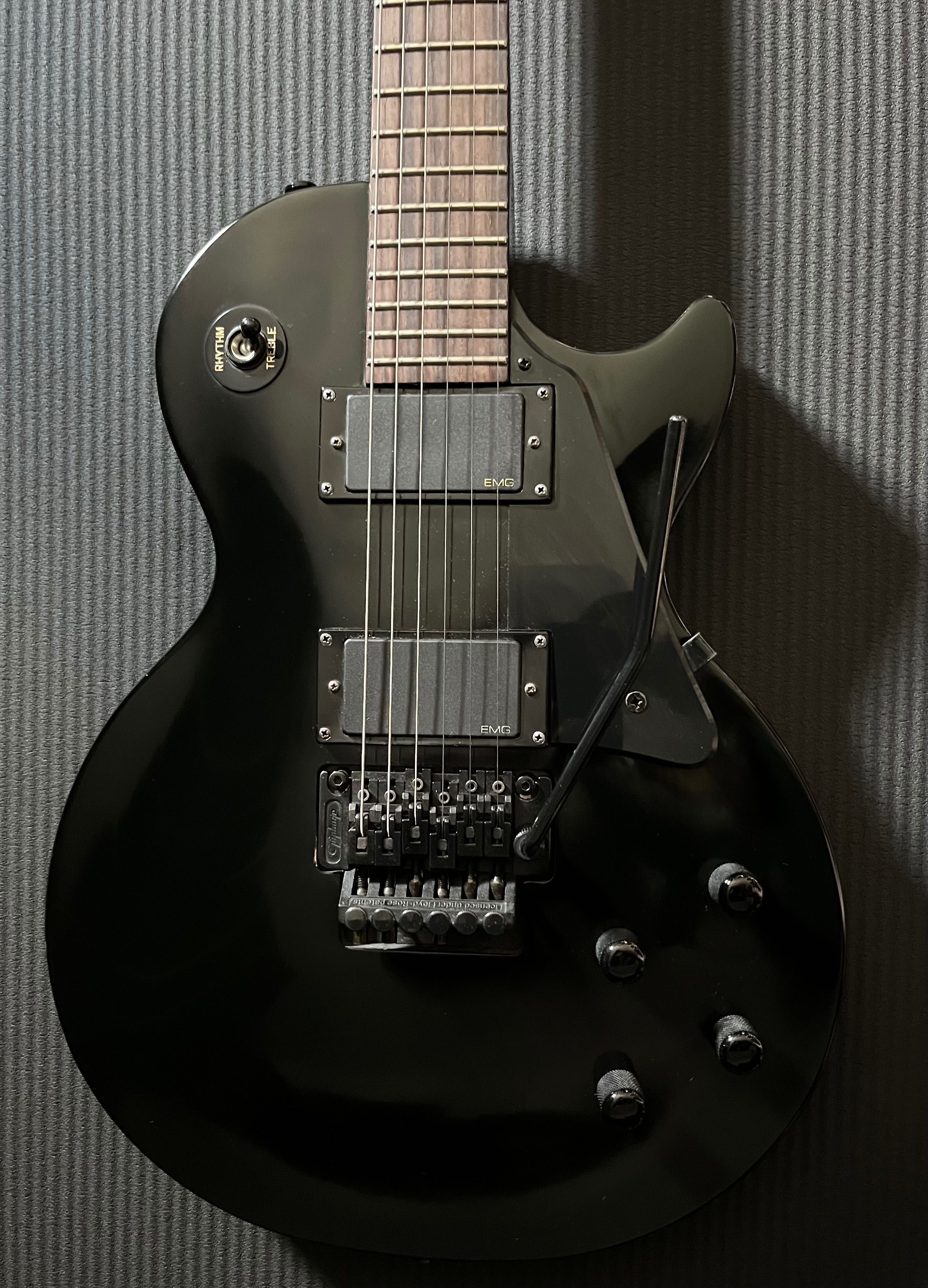 Epiphone Les Paul Goth c/ Floyd Rose e EMG81/85
