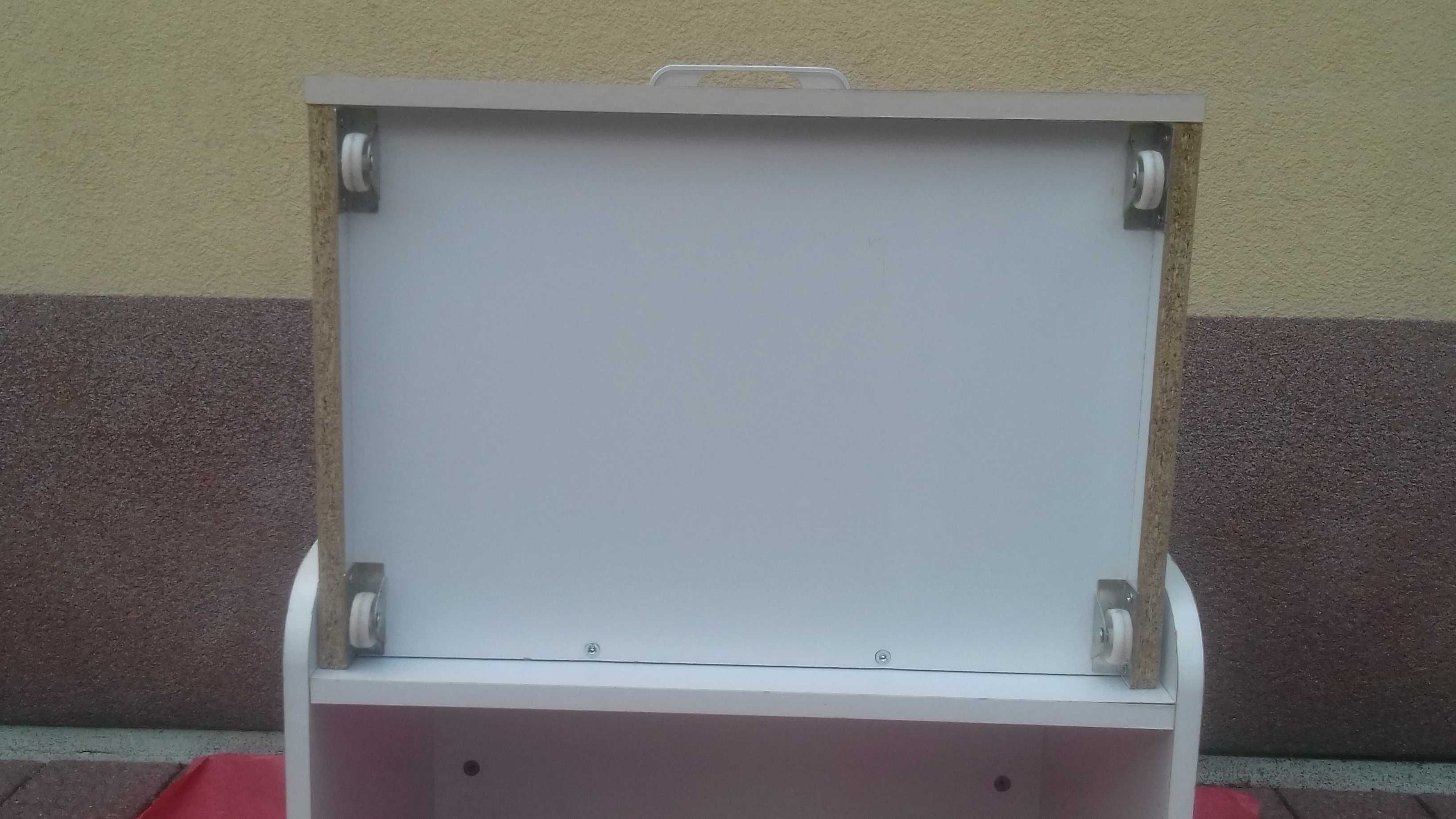 Szafka z szufladą na kółkach