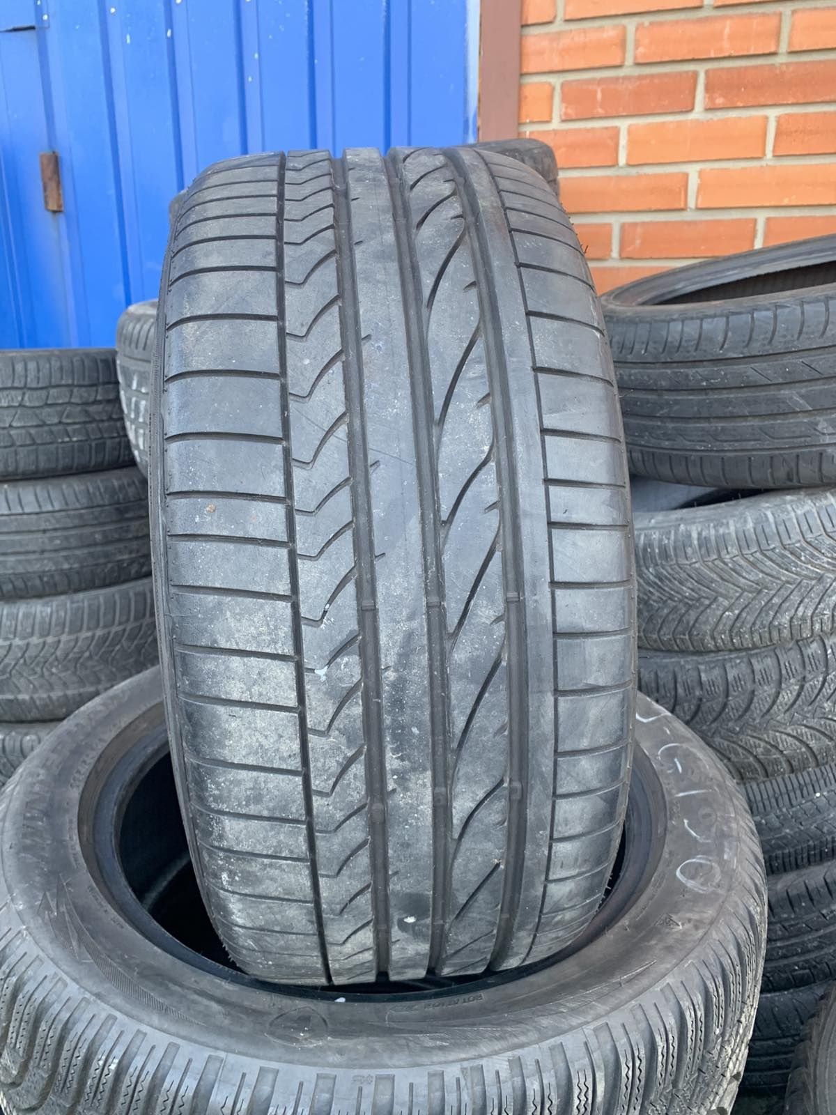 255.35.18 Bridgestone 1шт літо шини резина з Европи БВ склад Харків БУ