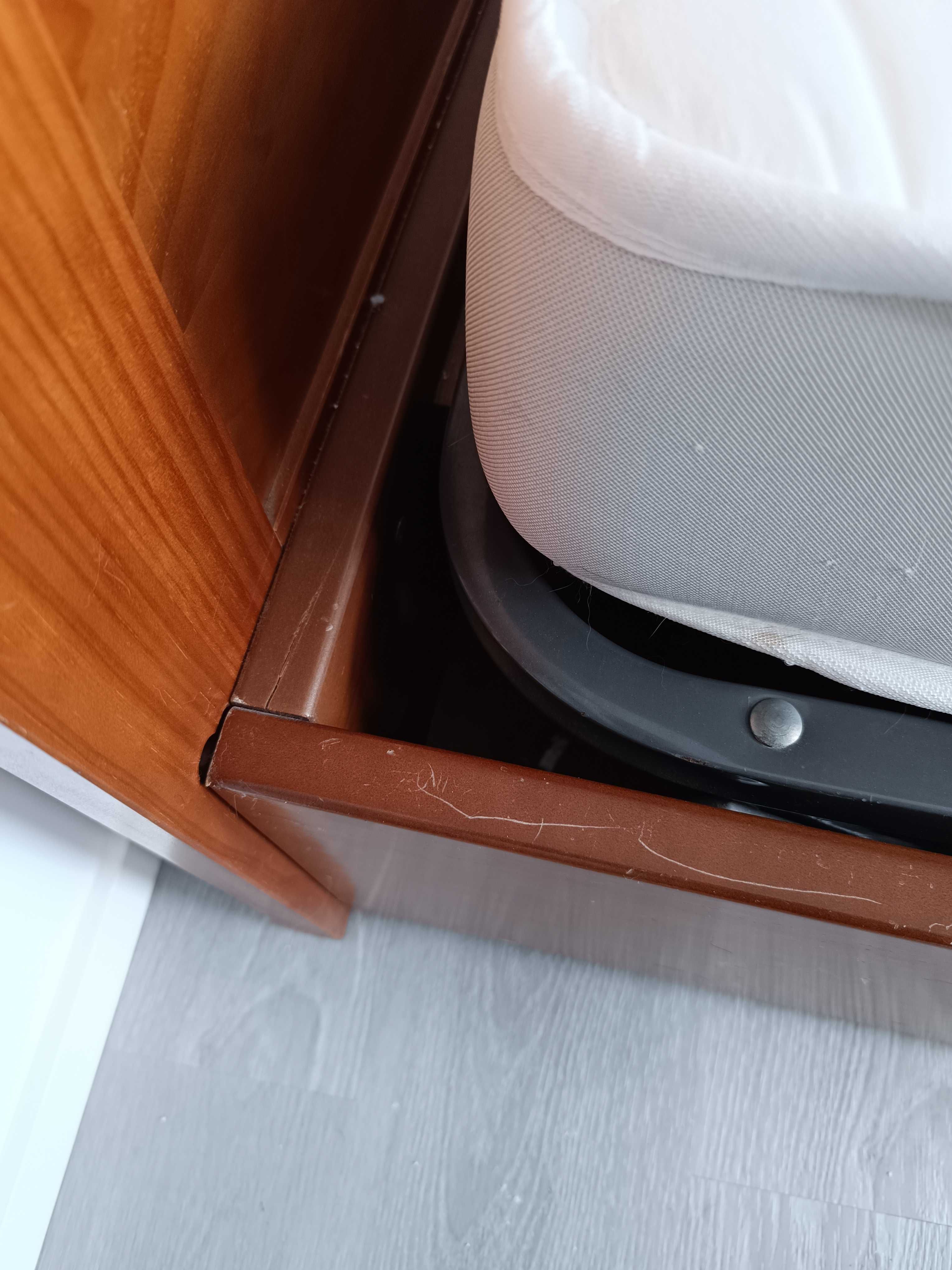 Cama Solteiro + Mesa de Cabeceira Conforama