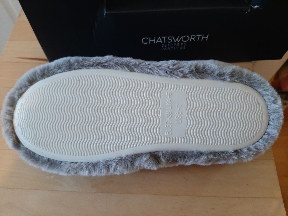 Pantufas Chatsworth Novas