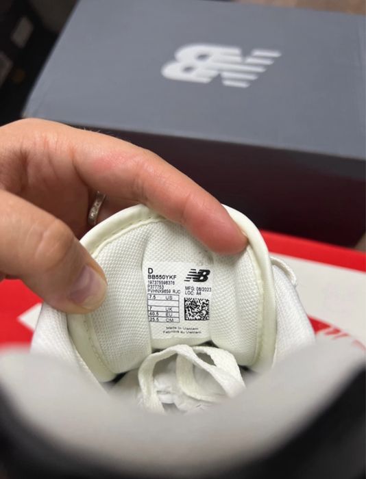 Buty sportowe / sneakersy New Balance 550 unisex 40,5