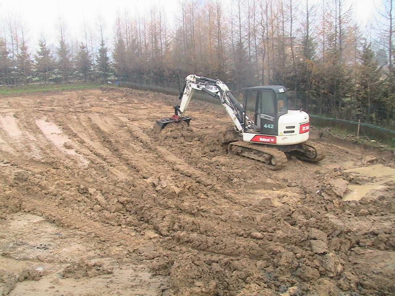 równanie terenu, fundament, droga dojazdowa, bruk geokrata płyta ażur