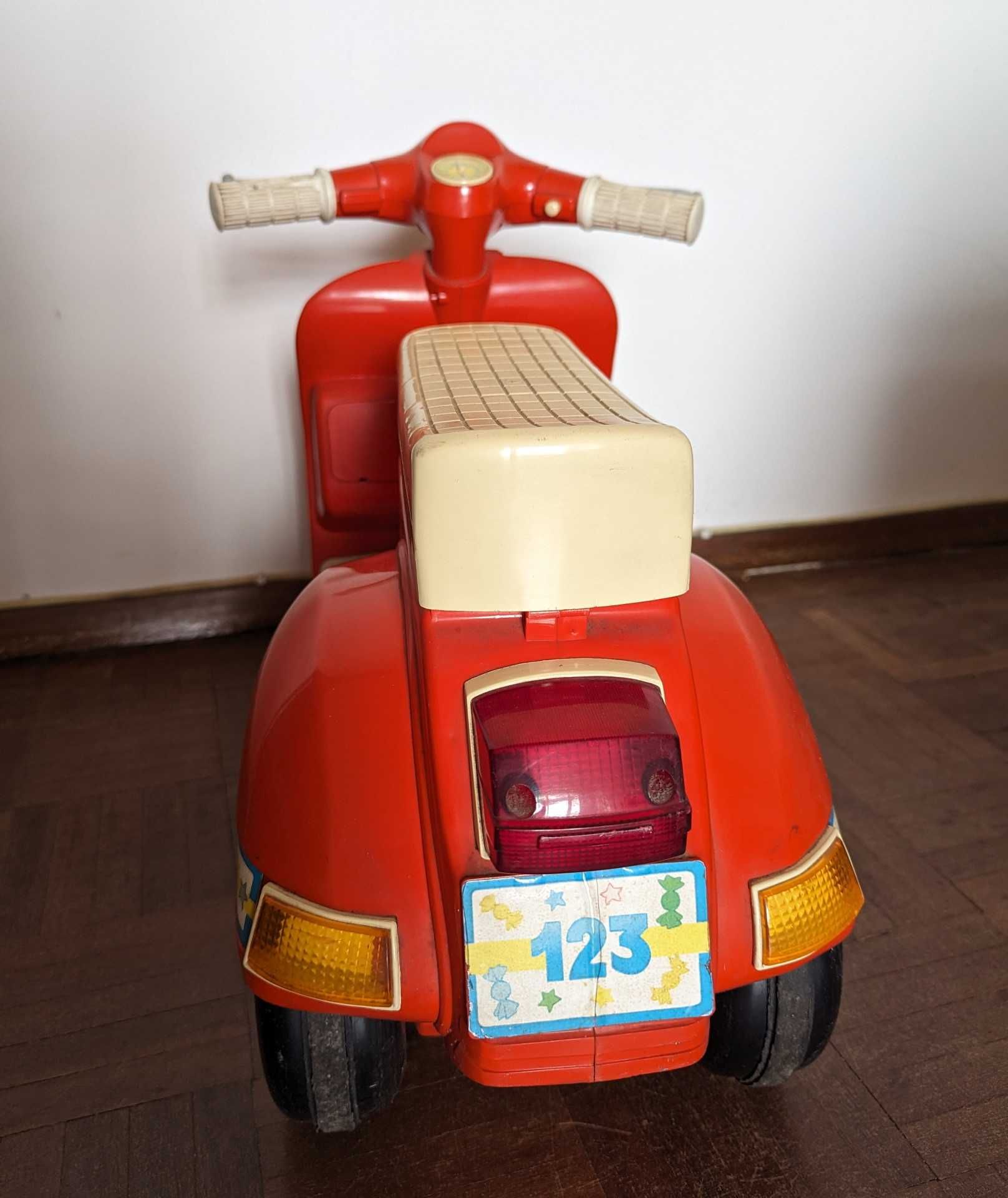 Brinquedo Mota Chicco Vespa 500 S