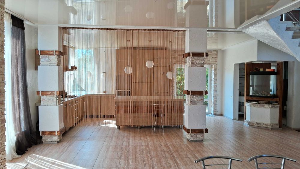 Пропоную в районі Корея будинок біля лісу — 210 м² комфорту та стилю