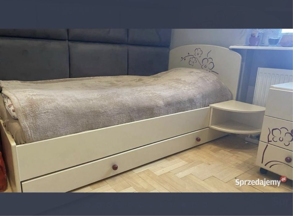 Komplet mebli łóżko szafa komoda