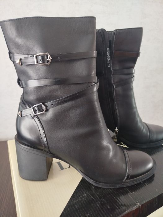 Полусапожки, натуральная кожа, весна-осень, в хорошем состоянии.