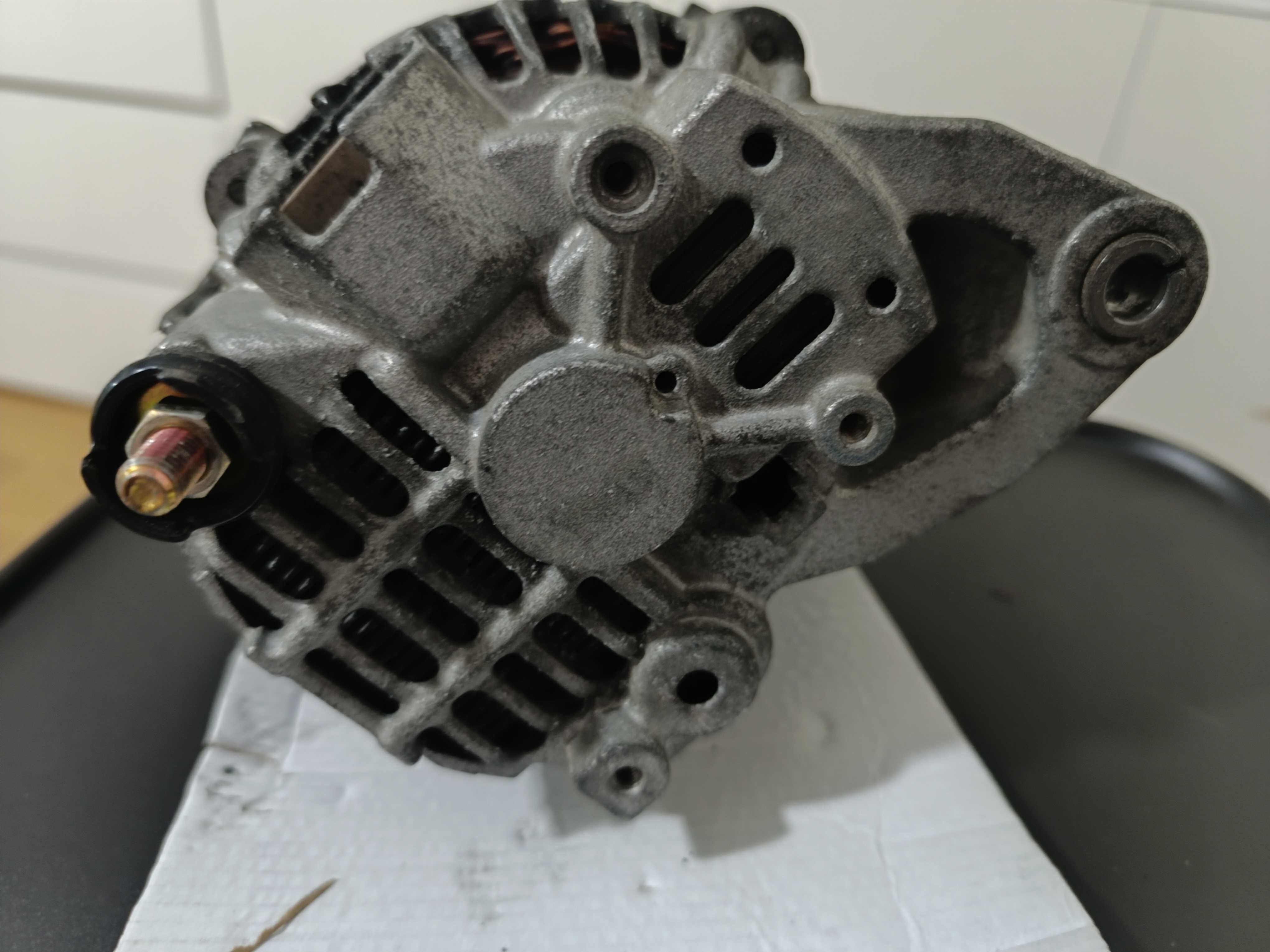 Alternador MAZDA 323 S.