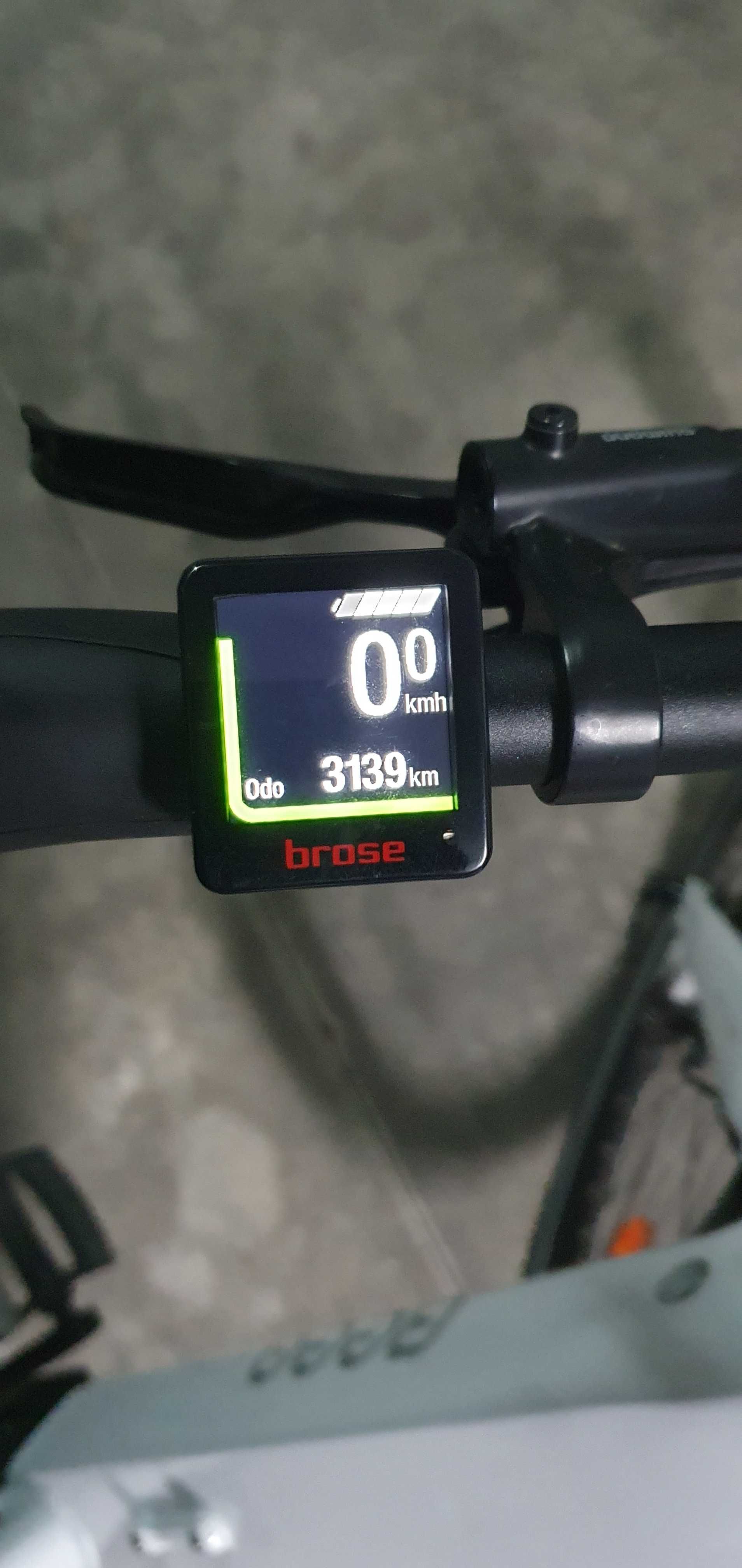 Bicicleta eléctrica urbana BEEQ E800 Urban Motion em excelente estado