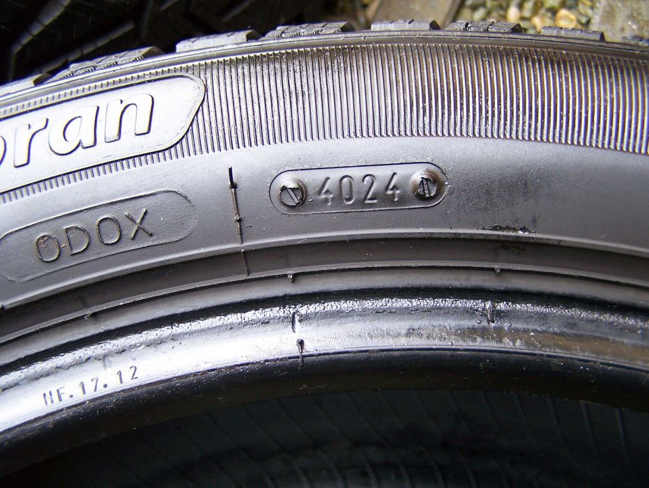 J.Nowe Opony Zimowe 225/50R17 98V  2025 Rok