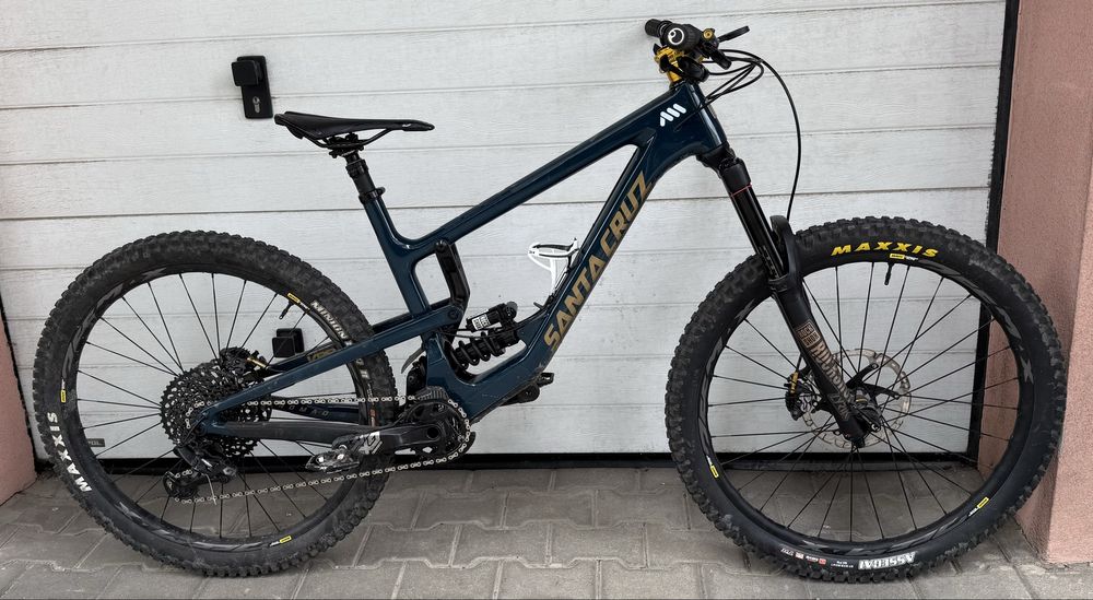 Santa Cruz Nomad carbon C S kit  rama L 27.5 super stan