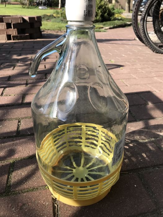 gąsior z zakrętką dama 5 litrów z koszyczkiem