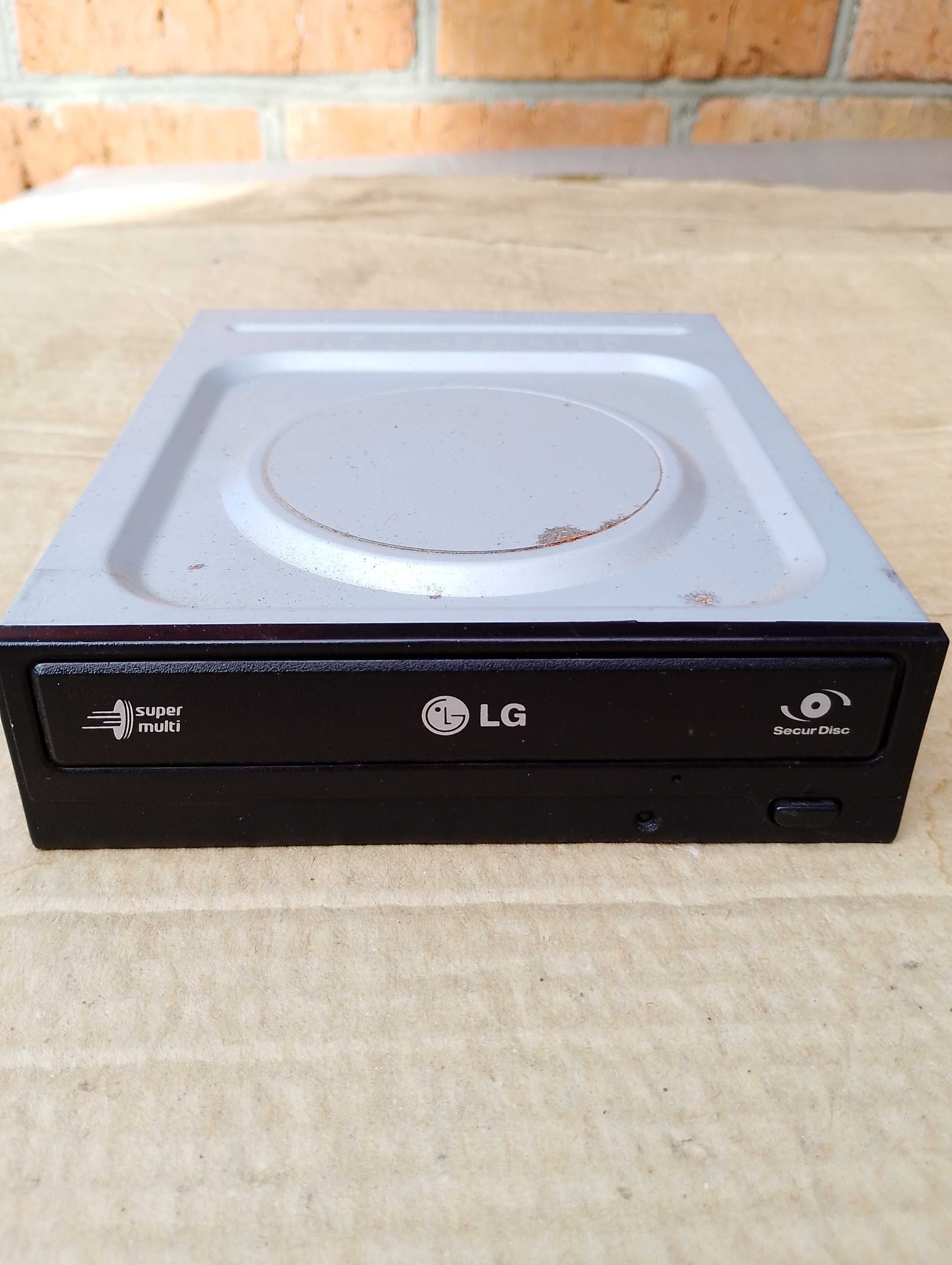 Дисковод  CD ROM