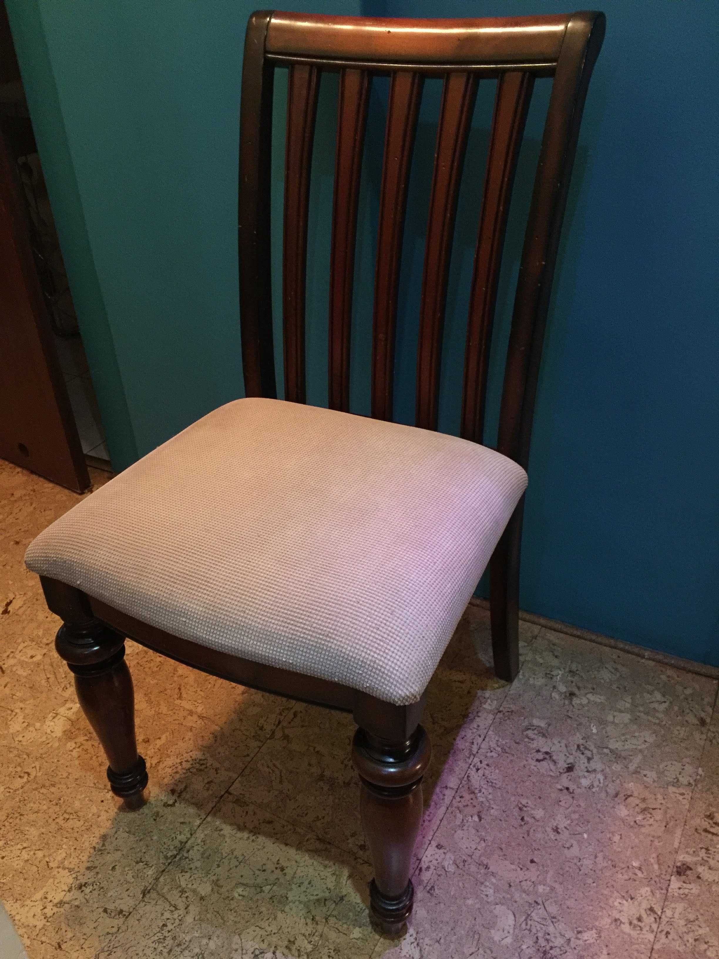 Krzesło drewniane stylowe