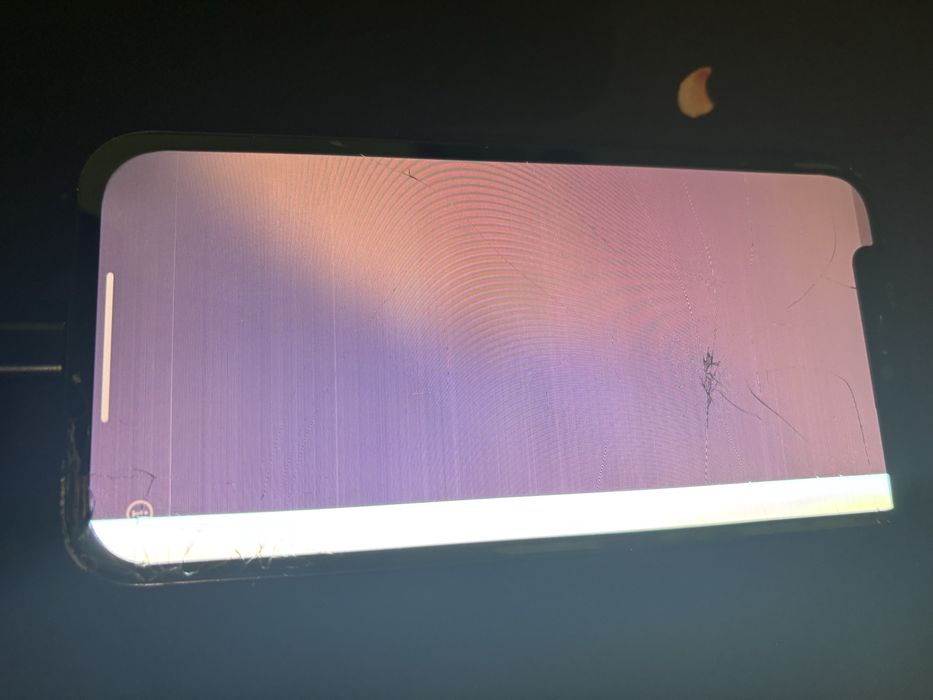 Iphone 12 uszkodzone