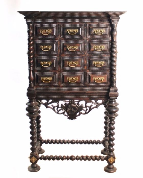 Cadeira antiga de costura