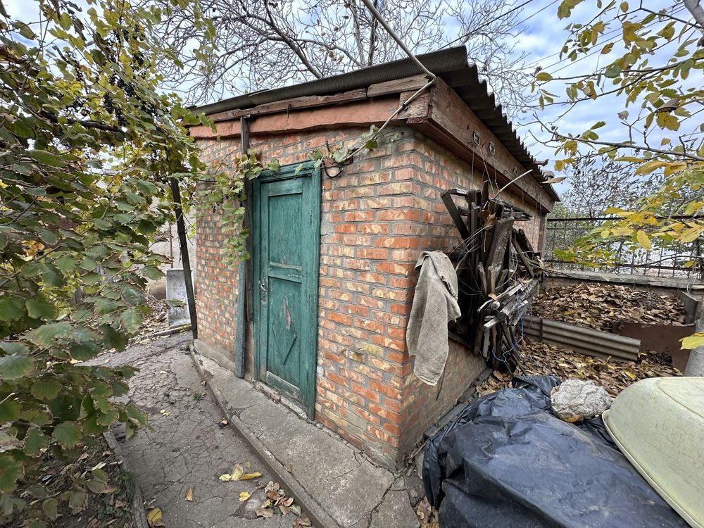 Продаю будинок с земельною ділянкою рівноі форми Херсонське шосе